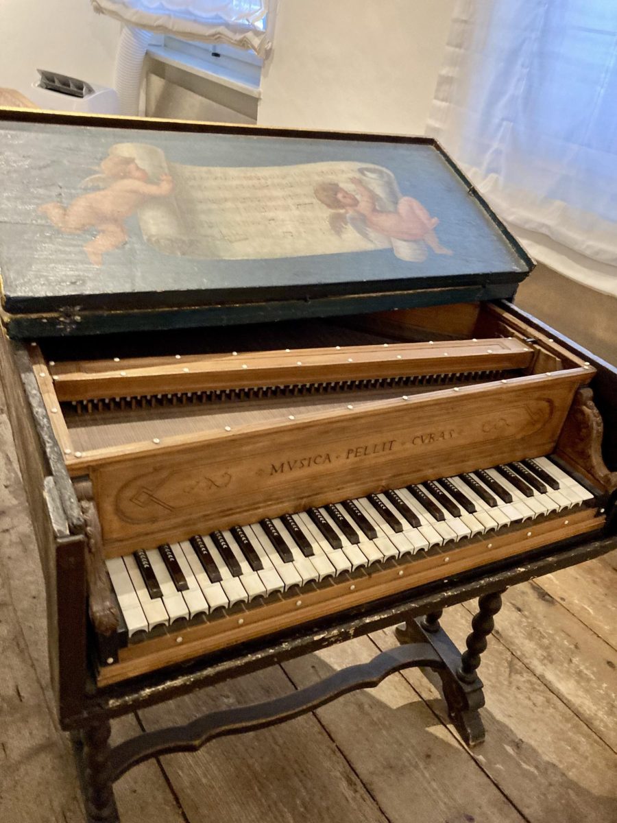 This image shows Mozart’s House and the piano he used to play. This is located in Salzburg where students will be spending a lot of time during their AMA program